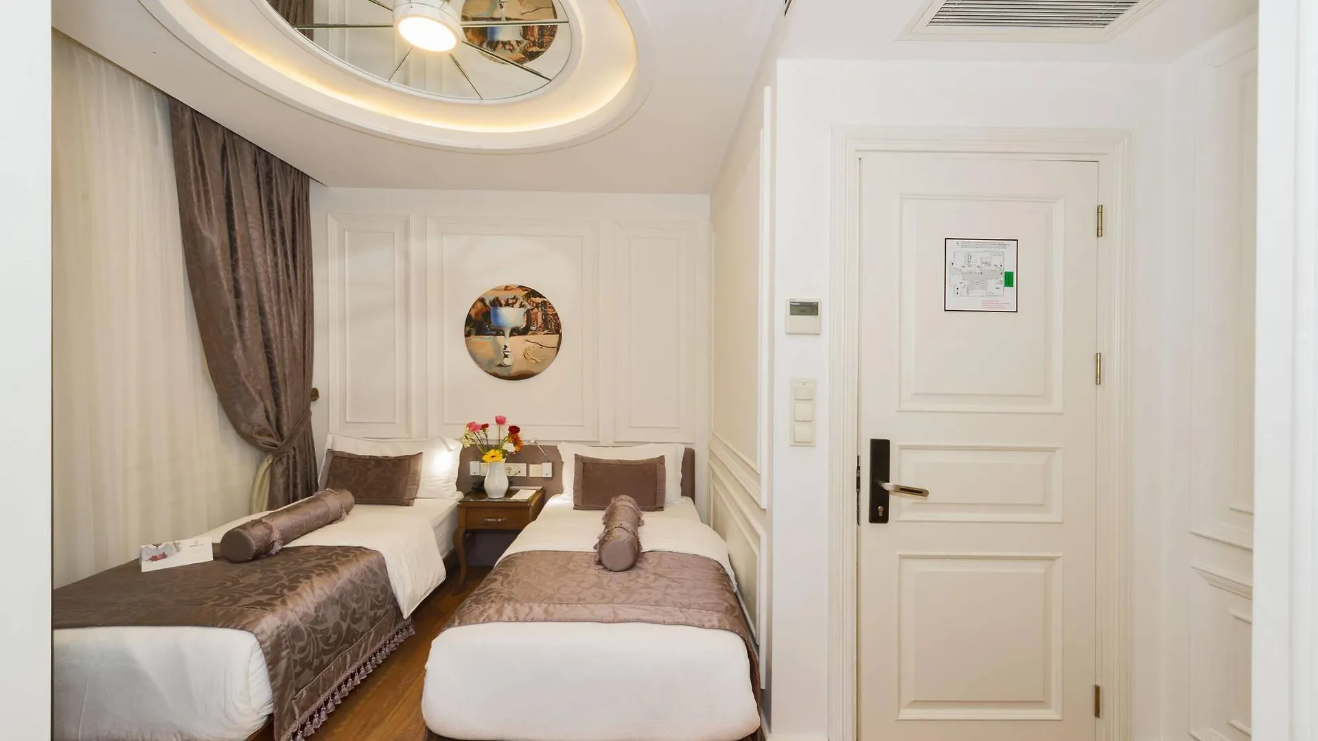 Darkmen Hotel 2 Istambul